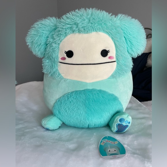 Joelle Bigfoot Bundle Squishmallows 🩵 - Picture 3 of 5